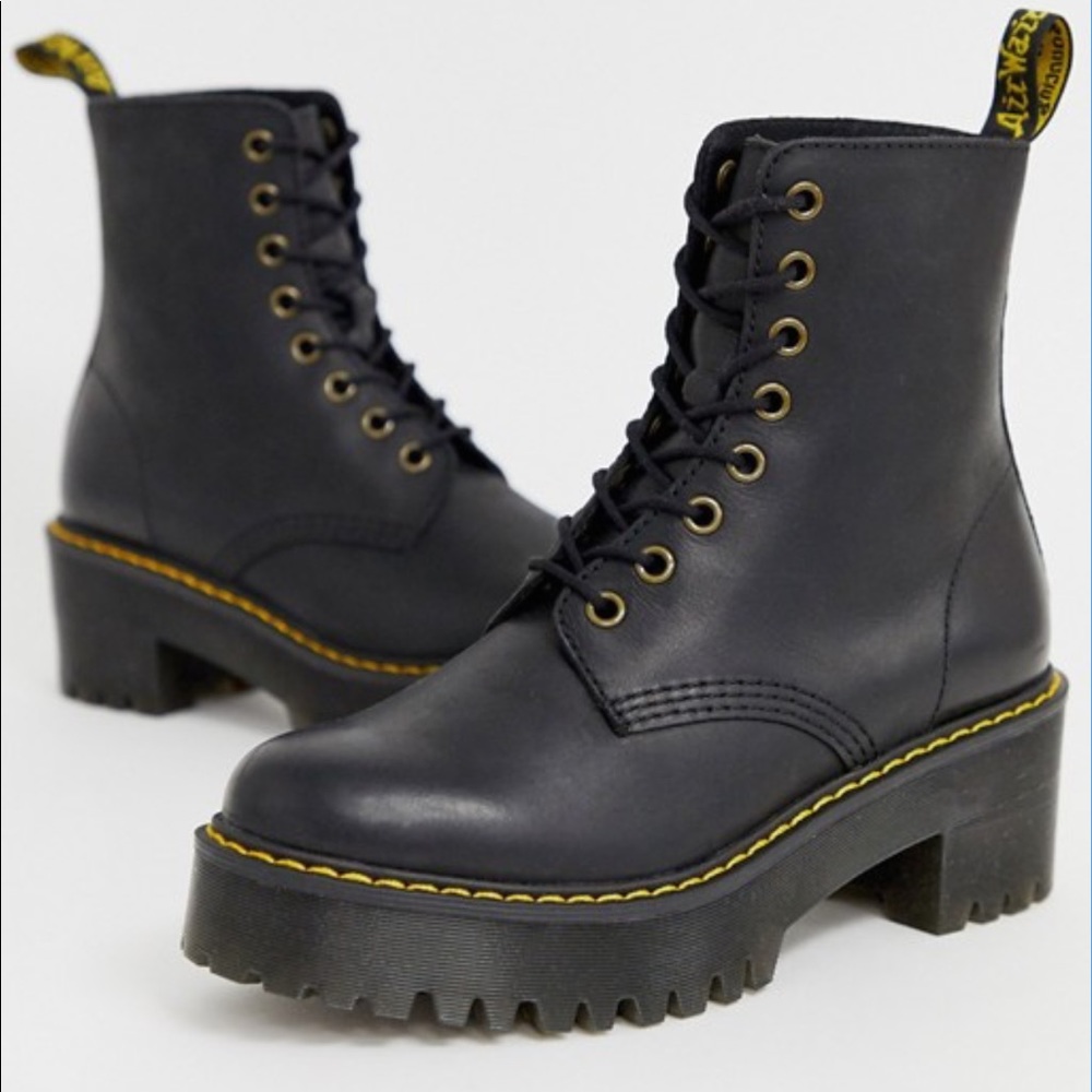 Dr. Martens Striver HI Boots